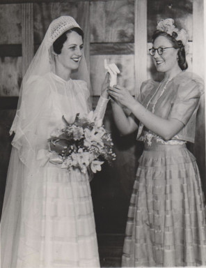 AMY-DOROTHY-AND-PAT-CHILVERS-063.JPG