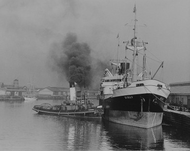 00,334-Harry-Cleveland,-nt-ship-tug-boat-2.jpg