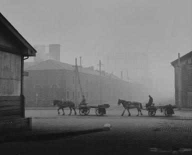 00,335-Harry-Cleveland,-nt-2-horse-drawn-drays.jpg