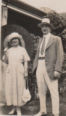 AMY-DOROTHY-AND-PAT-CHILVERS-003.JPG